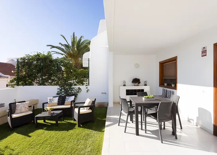 Home2book Stylish Pool & Terrace, Club 公寓