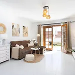 Home2book Stylish Pool & Terrace, Club