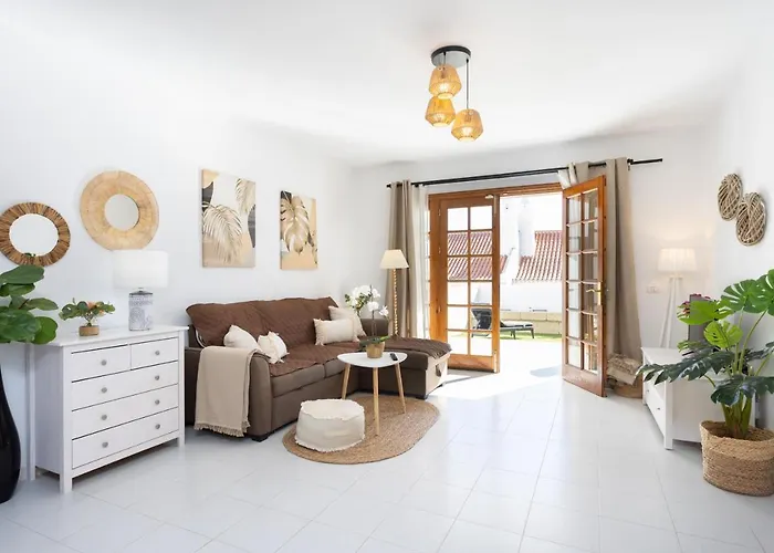 Home2book Stylish Pool & Terrace, Club